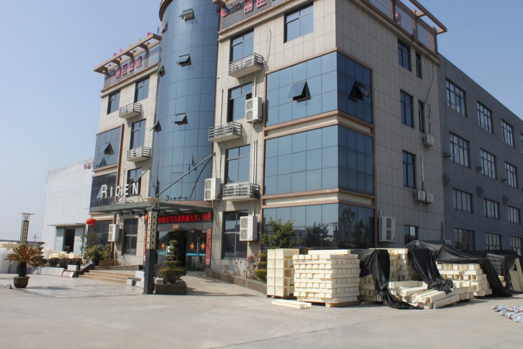 空心六角護(hù)坡模具廠具備哪些因素才能體現(xiàn)其專業(yè)性？